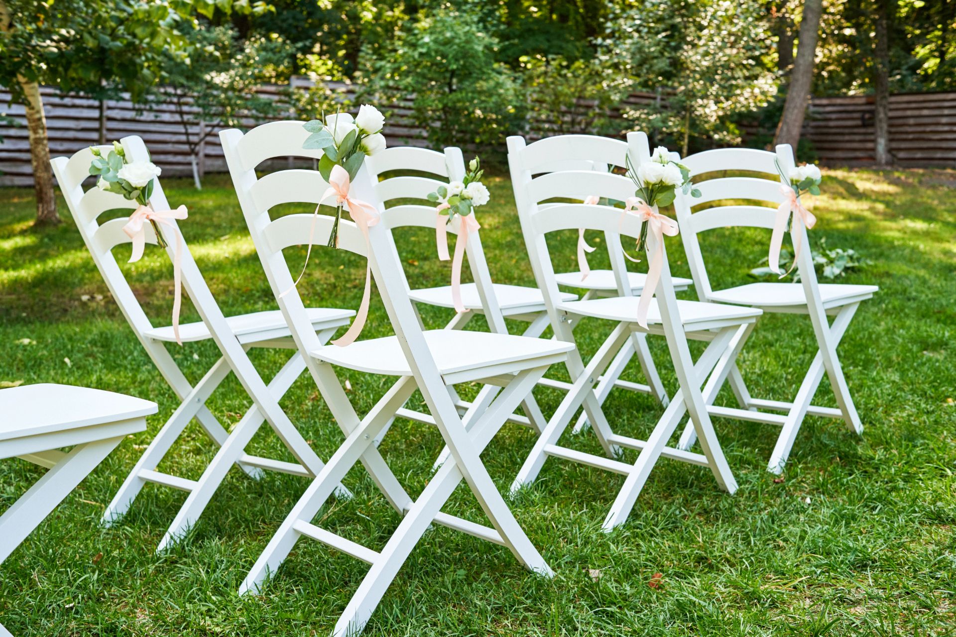 How to Choose Stylish Wedding Chair Rentals That Fit Your Theme