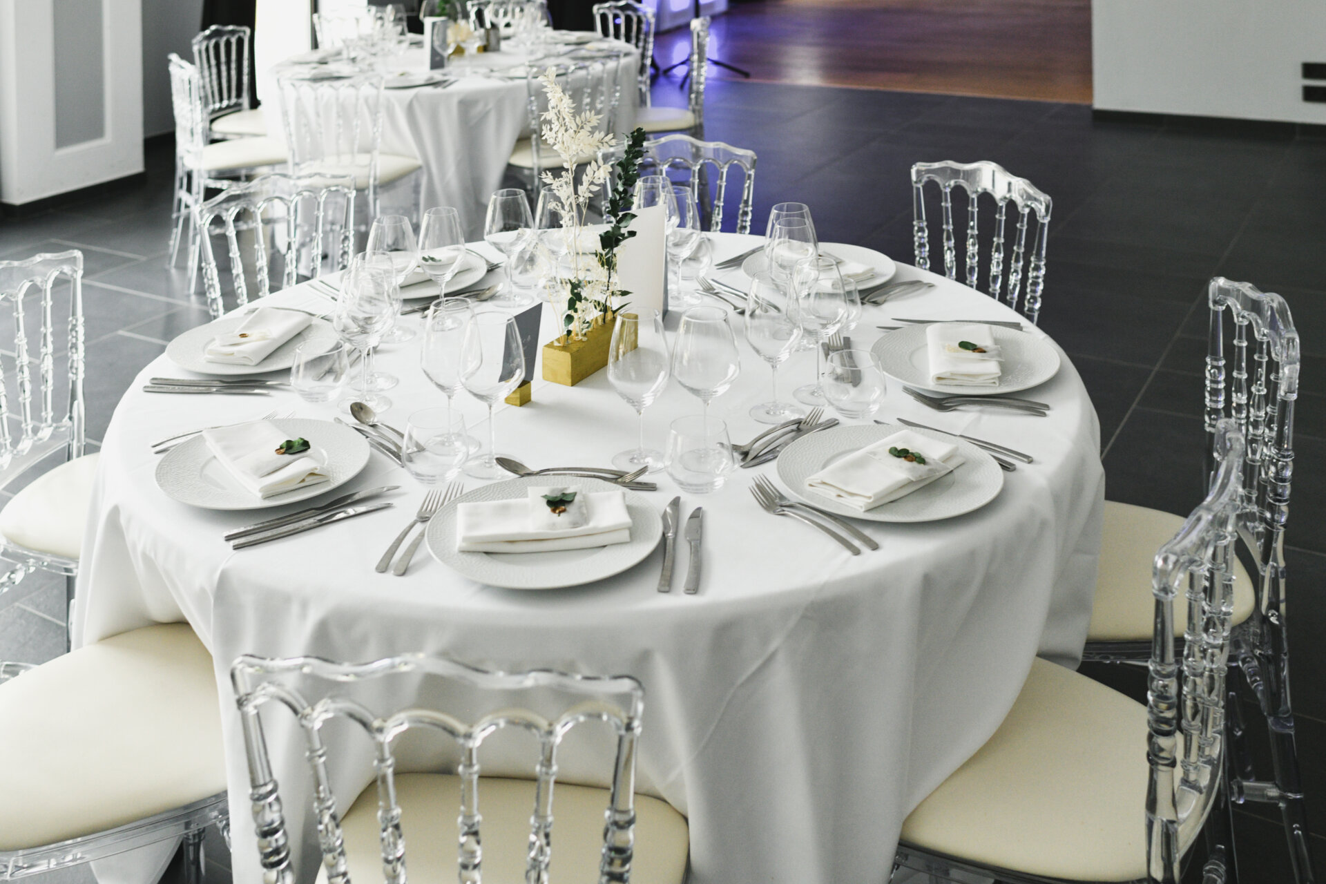 How Does Ghost Chair Rental Work for an NYC Event?